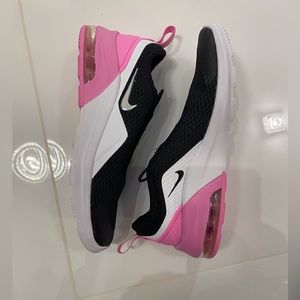 Nike Air Max motion 2 black metallic silver AQ 2747-001